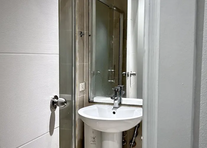 Sky Piea At Knightsbridge Residences - With Gym Sauna Pool Aparthotel